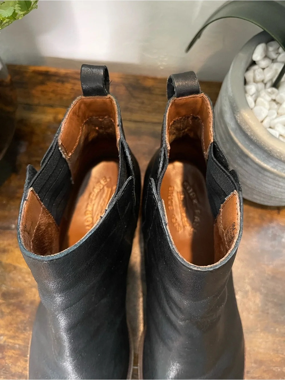 Kork-Ease Black Leather Chelsea Booties - Women 9M